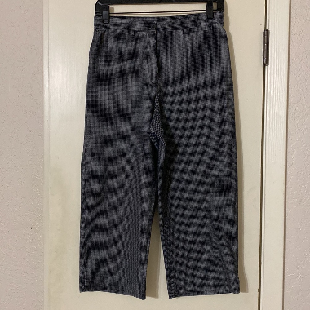 Capri Pants - Picture 2 of 6